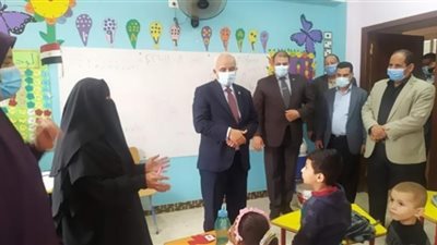 نائب وزير التعليم يتفقد مشروع توسعة مدرسة الشهيد سامح طاحون بالمنوفية