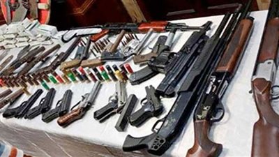 ضبط 7 طبنجات غير مرخصة و15 خزينة متنوعة