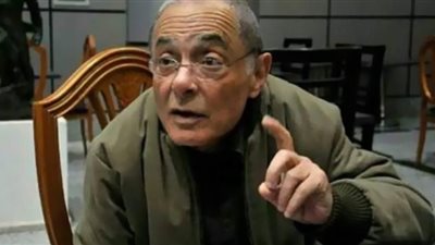 أشرف زكي ومحمود حميدة أبرز الحضور في جنازة عهدي صادق