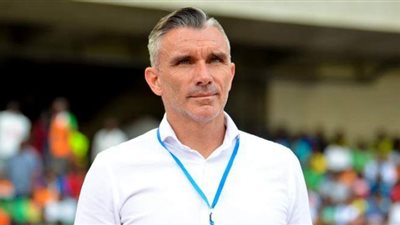 كارتيرون يُبرئ لاعبي الزمالك في مباراة القمة