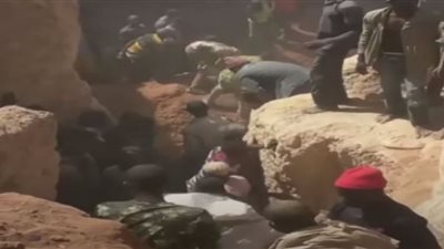 شاهد.. اللقطات الأولى من موقع انهيار منجم ذهب في النيجر