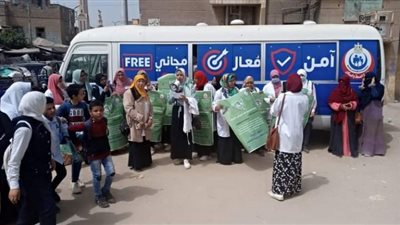 صحة قنا تنظم قافلة طبية بقرية القلمينا