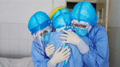 متى تنتهي جائحة كورونا؟.. عالم مناعة يكشف مفاجأة