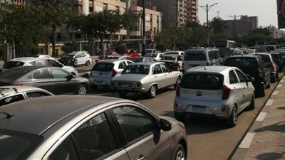 مسلسل الزحام اليومي لايزال مستمرا في شوارع المنصورة