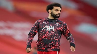 مهاجم منتخب الجزائر يتمنى تتويج محمد صلاح بالكرة الذهبية