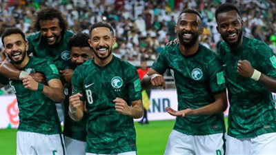 السعودية تفوز على أستراليا وتتصدر مجموعتها بتصفيات كأس العالم