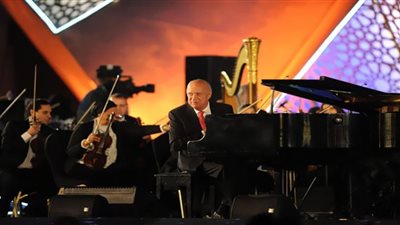 عمر خيرت في أمسية موسيقية كاملة العدد بمهرجان الموسيقى العربية.. صور