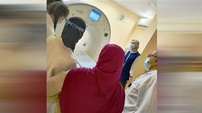 تدريب فريق عمل مستشفى صدر سوهاج على التعامل مع جهاز الأشعة المقطعية الجديد