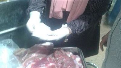 ضبط لحوم مصنعة ورنجة في حملات تفتيشية بمراكز ومدن الشرقية