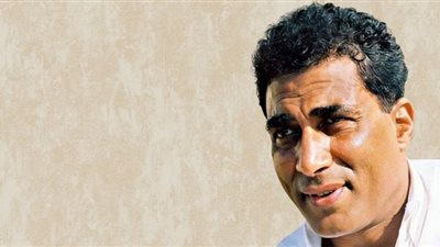 أشرف زكي في أزمة بسبب مقتنيات الراحل أحمد زكي (تفاصيل)