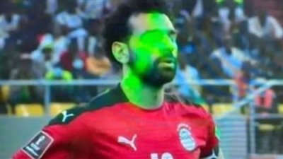 الصُحف العالمية تنتقد تصرفات الجماهير السنغالية واستخدام الليزر على لاعبي منتخب مصر