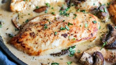 بالخطوات.. طريقة عمل صدور الدجاج بالمشروم