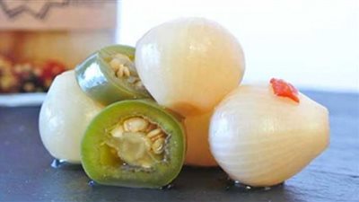 لسفرة رمضان.. طريقة تحضير بصل مخلل في المنزل