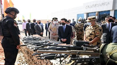 ولى عهد الأردن يشهد أحد الأنشطة التدريبية لقوات الصاعقة بقاعدة المشير حسين طنطاوى العسكرية