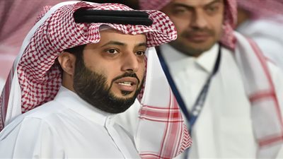 تركي آل الشيخ يروج لـ