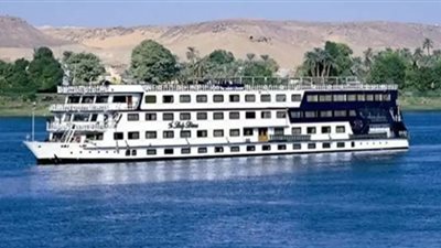 تفاصيل شحوط باخرة سياحية فى أسوان على متنها 70 سائحاً