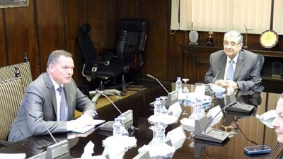 وزير الكهرباء يستقبل وفد من 