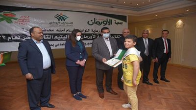 ملابس ومساعدات مالية للعرائس في يوم اليتيم بالبحيرة