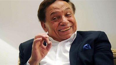 حقيقة اعتزال الزعيم عادل إمام التمثيل نهائيًا.. الناقد طارق الشناوي يكشف التفاصيل كاملة