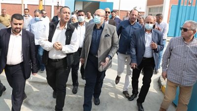 محافظ بني سويف يتفقد تشغيل محطة صرف الإسكان الاجتماعي ببياض العرب