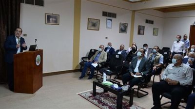 رئيس الوزراء يتفقد مشروع فوسفات مصر بـ 