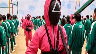 بعد حادثة أليك بالدوين.. مؤلف لعبة الحبار يكشف إجراءات السلامة في مسلسله