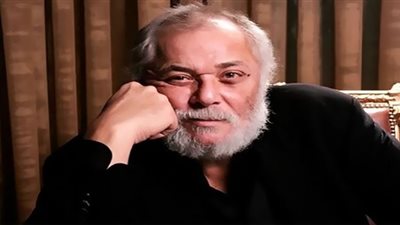 (في ذكراه) أهم المحطات في حياة محمود عبدالعزيز