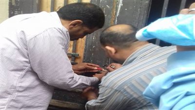 إخلاء ٣ منازل آيلة للسقوط بمدينة المنيا