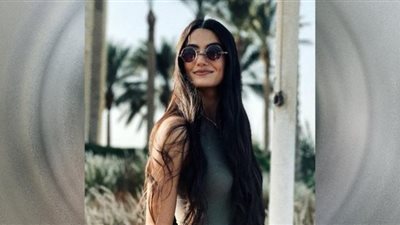 استوحى ما يناسبك.. تارا عماد تتصدر غلاف مجلة كلير العربية بإطلالات راقية