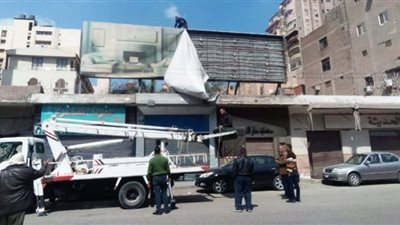 حملات مُكثفة بمدن الشرقية لرفع الإعلانات غير المرخصة