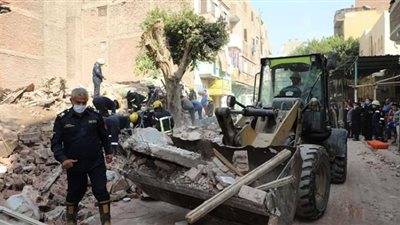 انهيار عقار مكون من 4 طوابق في روض الفرج