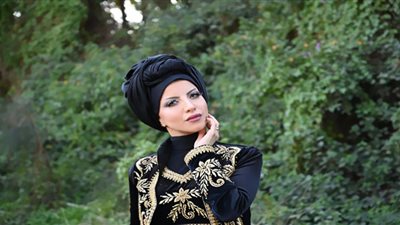 مي مصطفى تتجه إلى دبي وتتعاقد على 