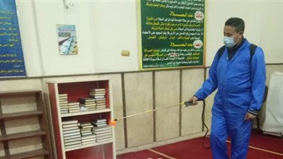 تطهير وتعقيم دور العبادة والأماكن الحيوية بالشرقية استعدادا لصلاة التراويح