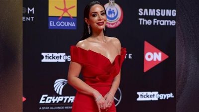 أناقة واحتشام بسنت شوقي تتصدر غلاف كل الأسرة