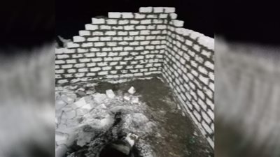 إزالة مبني بالطوب الأبيض في الحسينية ضمن فاعليات الموجه الـ19