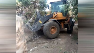 إزالة 4 حالات تعدي على أراضي زراعية وأملاك الدولة بمركز ديروط