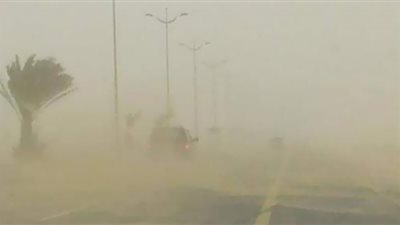 غلق طريق قنا - سفاجا بسبب سقوط الامطار الغزيرة من سلاسل جبال البحر الأحمر