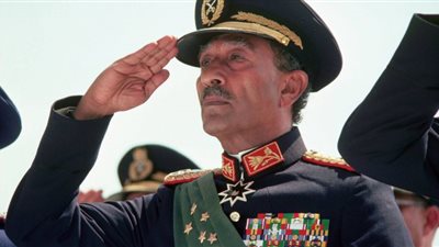 (فيديو) ظهور مفاجيء للرئيس الأسبق أنور السادات في جزيرة غمام الحلقة الأولى