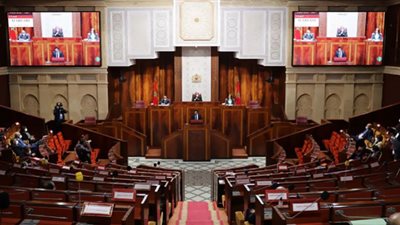 المغرب يتبنى ميزانية للإنعاش تضمنت زيادة في نفقات الدفاع