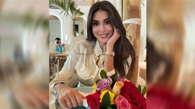 بعد شائعة حملها.. ياسمين صبري تتألق بإطلالة ساحرة على إحدى الشواطئ