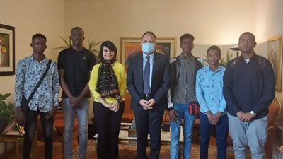 الأمين العام للوكالة المصرية للشراكة من أجل التنمية يستقبل الطلبة الأفارقة المستفيدين من المنح الدراسية