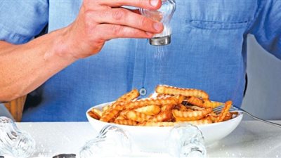 دراسة تكشف مفاجأة عن أكل الملح وعلاقته بمرض خطير
