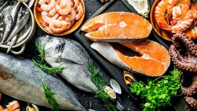 (فيديوجراف) فوائد السمك للجسم.. أبرزها الوقاية من الإصابة بالتهابات المفاصل