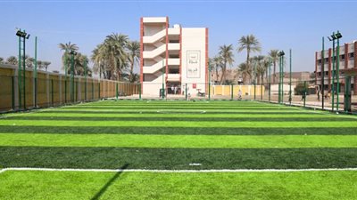 محافظ قنا يتفقد مجمع الخدمات الحكومية