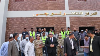 محافظ قنا يعلن الإنتهاء من تنفيذ مجمع الخدمات الحكومية بقرية خزام ضمن مشروعات حياة كريمة