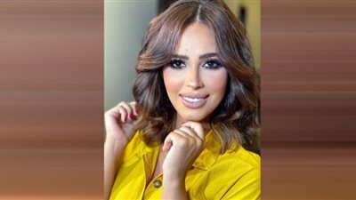 رنا سماحة تعتمد صيحة الفساتين المنقطة (صور)
