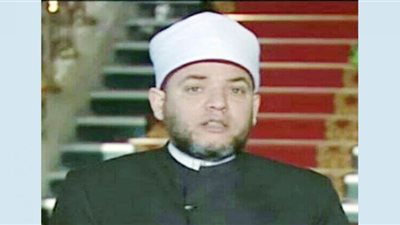 فلا بد أن يكون حذاؤه هذا قد مس تراب الأزهر!