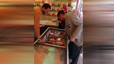 محافظ الغربية يتابع توافر السلع الغذائية وانضباط أسعارها بالمعارض