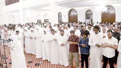 هل الفاتحة واجبة على المأموم في صلاة الجماعة؟