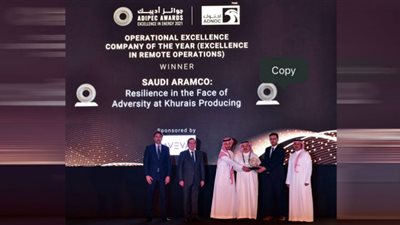 الملا يشارك في تسليم 